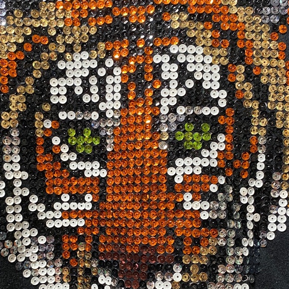 Jerzees Black sweatshirt with Tiger sequins Graphic size XL NWOT - Picture 10 of 15